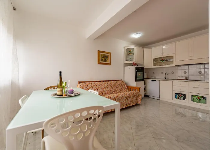 Marea Seaview 2026 With Elevator Free Parking Self Check In